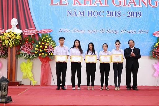 Khai giang 2018 1