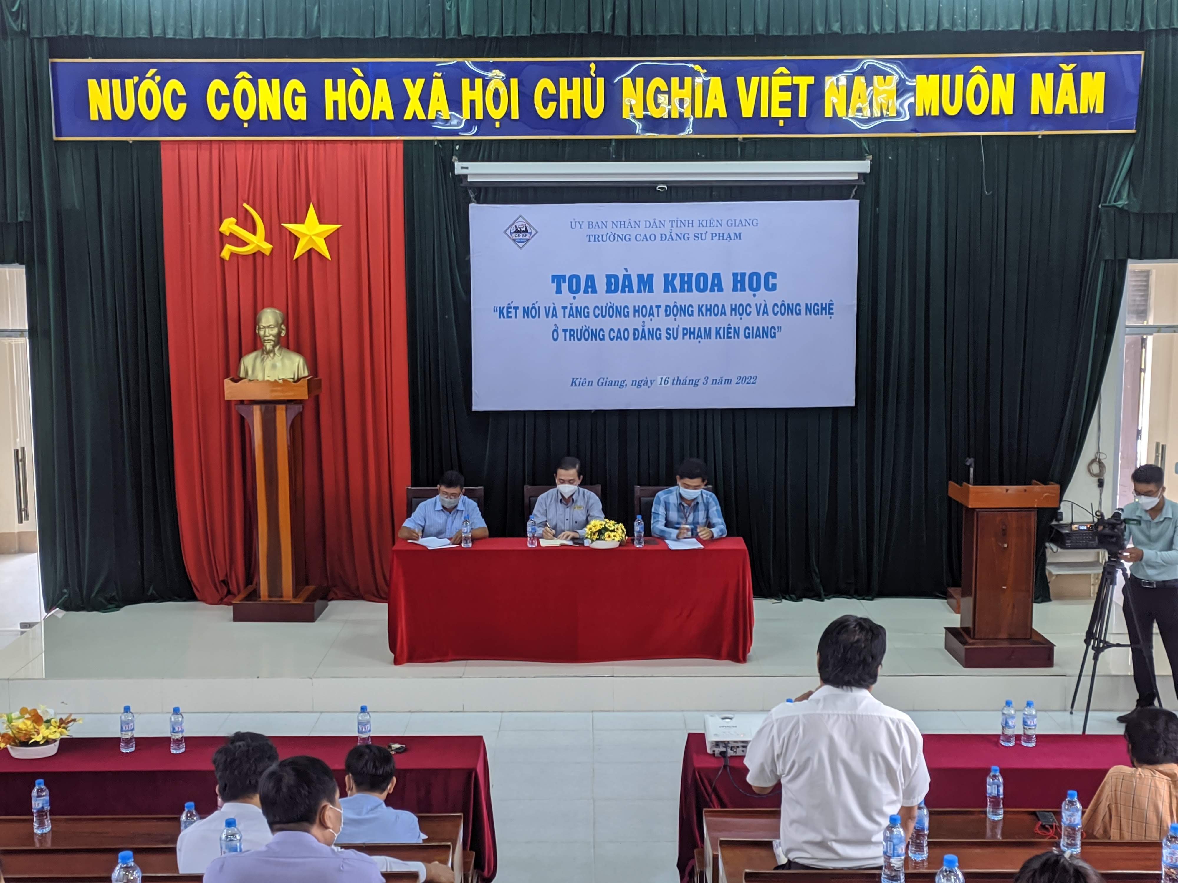 65df51ff345bfb05a24a