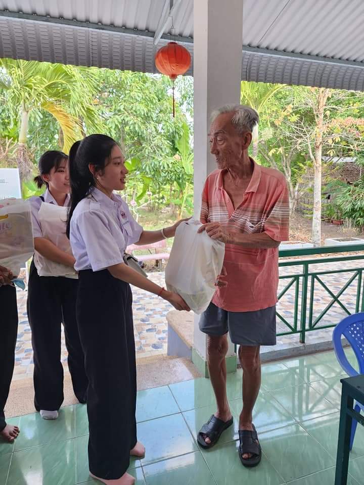 z5245405452722 a2b4bb47d74369f70d61f18242f5f632